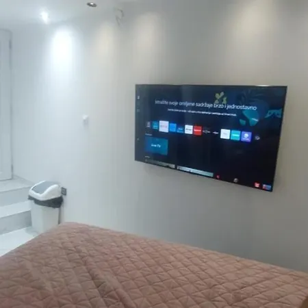 Boutique Barbie - Novoureden, Prvi Najam Apartment Sibenik