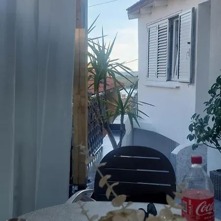 Boutique Barbie - Novoureden, Prvi Najam Apartment *